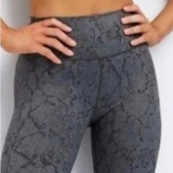 Anthropologie AllFenix Python Print 7/8 Legging Blue Charcoal | Size Medium - Picture 10 of 10
